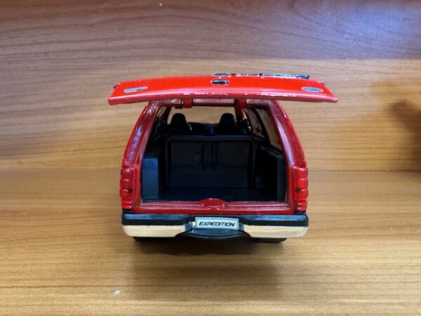 6602back - VOLKSWAGEN BEETLE (TWO TONE) PULL BACK ACTION - 1:24 SCALE (6" LONG) SPECIFY COLOR IN NOTES WHEN ORDERING