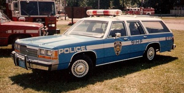 19062 1 - 1988 Ford LTD Crown Victoria Wagon - New York City Police Dept (NYPD)