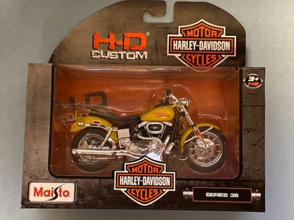 31360 38 1 rotated e1604770077435 - 1977 HARLEY DAVIDSON FXS LOW RIDER IN YELLOW (1:18 SCALE)