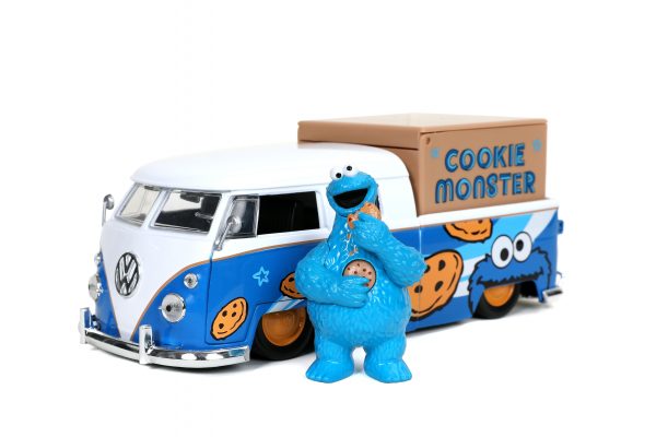 31751 1.24 hwr 1963 vw bus truck cookie monster w sound 1 scaled - HOLLYWOOD RIDES - 1963 VW BUS TRUCK & COOKIE MONSTER W/SOUND