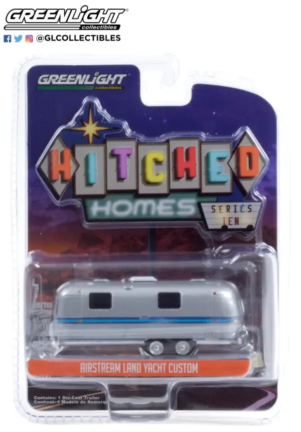 34100 a 1971 airstream double axle land yacht safari silver with blue stripe pkg b2b - 1971 Airstream Double-Axle Land Yacht Safari - Silver with Blue Stripe