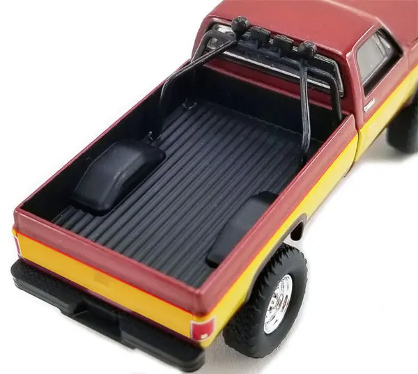 v3 gl 51369 - Stacey David's GearZ - 1986 Chevrolet K2500 PICK UP TRUCK Stunt Double - Fall Guy Tribute