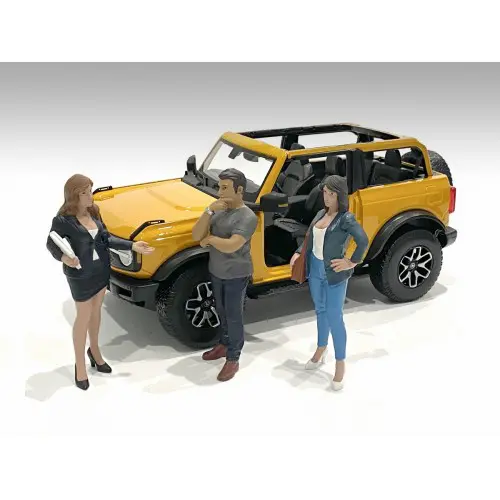 set3 - 1:18 The Dealership - Female Salesperson