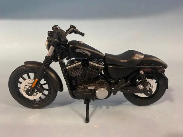 31360 41 5 - 2014 HARLEY DAVIDSON SPORTSTER IRON 883 - MATT BLACK