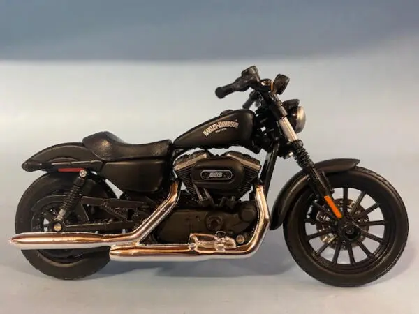 31360 41 5a - 2014 HARLEY DAVIDSON SPORTSTER IRON 883 - MATT BLACK