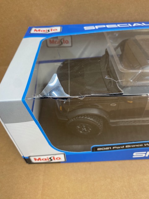 2021 Ford Bronco Wildtrak Two Door in Black- Box Damage 6 - 2021 Ford Bronco Wildtrak Two Door in Black- Box Damage - Image 6
