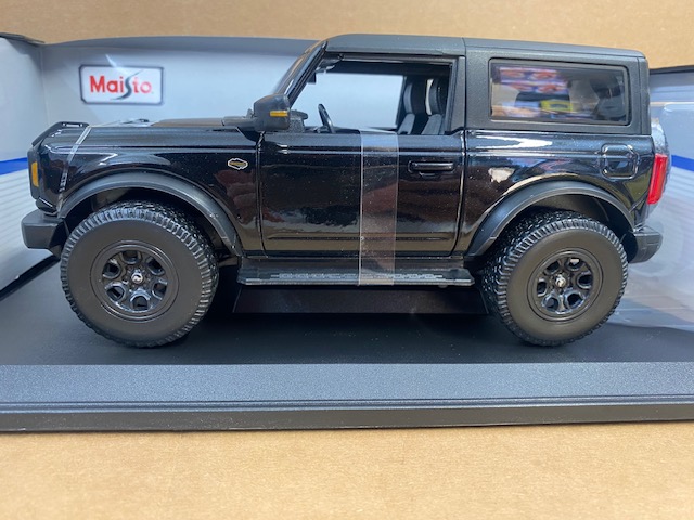 2021 Ford Bronco Wildtrak Two Door in Black- Box Damage 10 - 2021 Ford Bronco Wildtrak Two Door in Black- Box Damage - Image 10