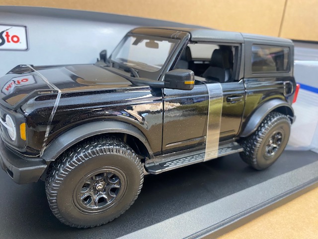 2021 Ford Bronco Wildtrak Two Door in Black- Box Damage 1 - 2021 Ford Bronco Wildtrak Two Door in Black- Box Damage