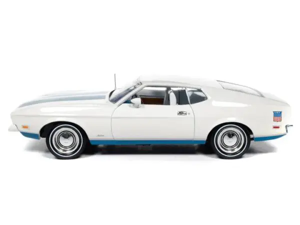 amm1286b - 1972 FORD MUSTANG FASTBACK (CLASS OF 1972)- AMERICAN MUSCLE