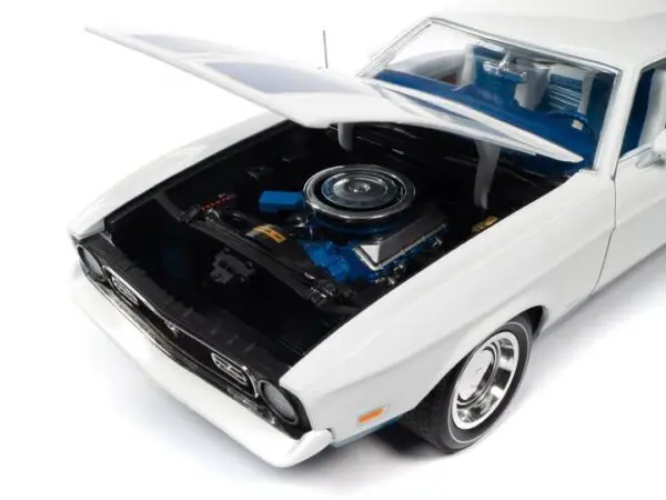 amm1286d - 1972 FORD MUSTANG FASTBACK (CLASS OF 1972)- AMERICAN MUSCLE