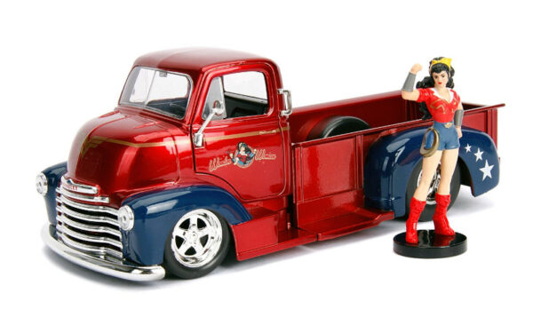 30453d - 1952 Chevrolet COE with Wonder Woman Figure