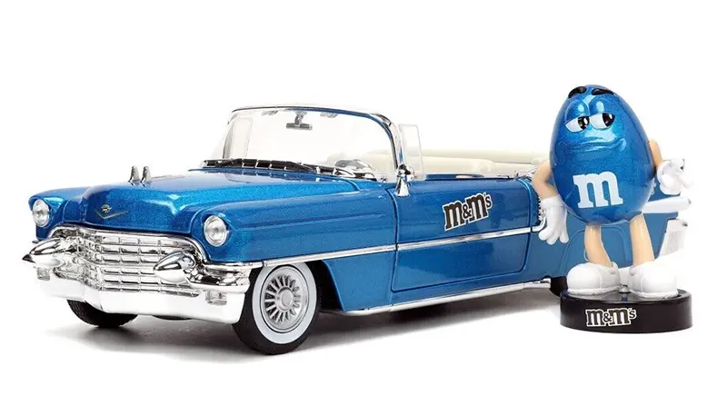 M&M's - 1956 Cadillac Eldorado with Blue M&M's Figure • Ho 