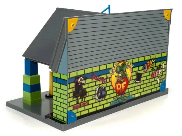 aw317 - 1:48 RAT FINK GARAGE WITH 1:32 TOW TRUCK SET