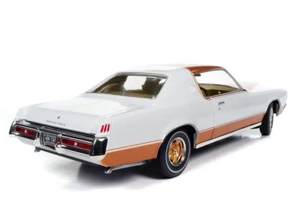 amm1316c - 1969 Pontiac Grand Prix Royal Bobcat in Cameo White