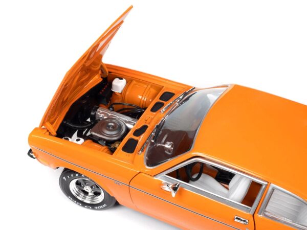 amm1319l - 1973 Chevrolet Vega GT in Bright Orange