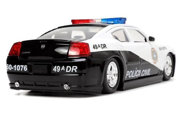 v1 33665 - Police - 2006 Dodge Charger - Fast 5 (2011)