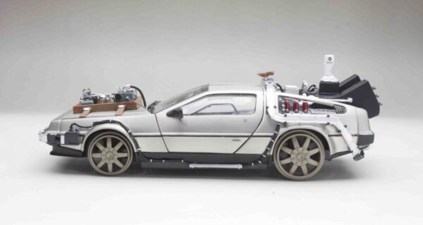 2714 5 scaled 1 - BTTF DELOREAN FROM BACK TO THE FUTURE III BY SUN STAR IN 1:18 SCALE
