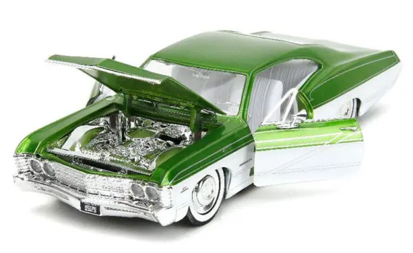 35025c - 1967 Chevrolet Impala 2-Door in Green and White BigTime Muscle