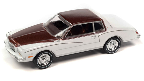 jlsp336 a - 1980 Chevrolet Monte Carlo in Gloss White with Dark Claret Poly Roof and Hood