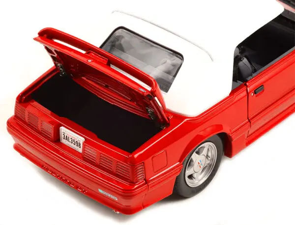 v7 18998 - Axel Foley's 1991 Ford Mustang GT Convertible - Beverly Hills Cop III (1994)