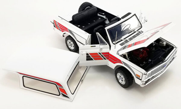 a1807705b - 1972 Chevrolet K5 Blazer - Feathers Edition