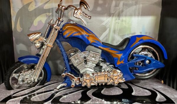 img 3339 - IRON CHOPPERS - 1:18 SCALE - BLUE WITH ORANGE GRAPHICS - DIECAST METAL AND PLASTIC