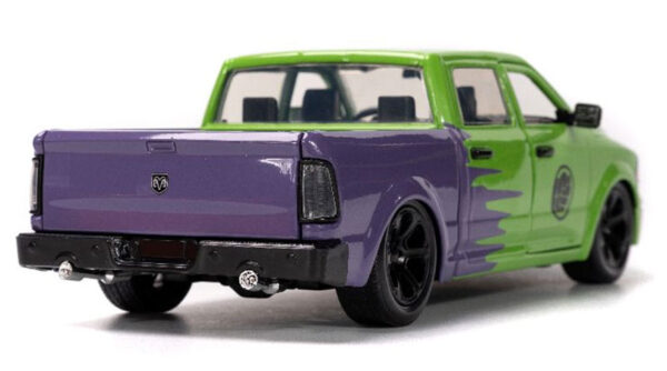 v2 99726 - 2014 Ram 1500 Pickup with Hulk Figure Marvel Hollywood Rides