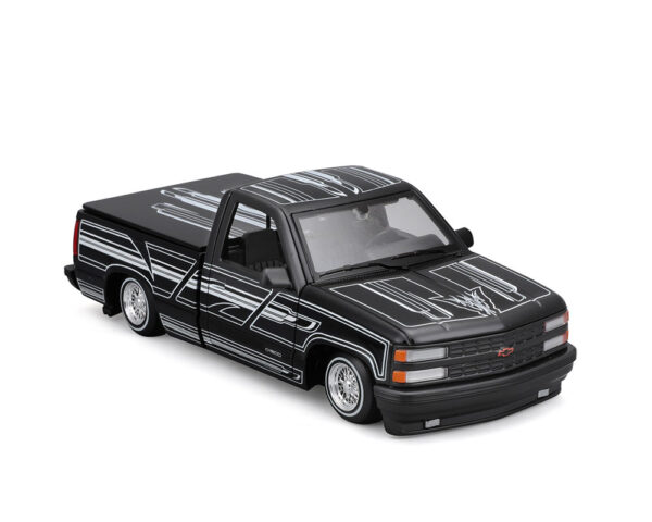32550blk 1 - 1993 Chevrolet 454 SS Pickup Lowriders – Black – Design Lowriders – Mijo Exclusives