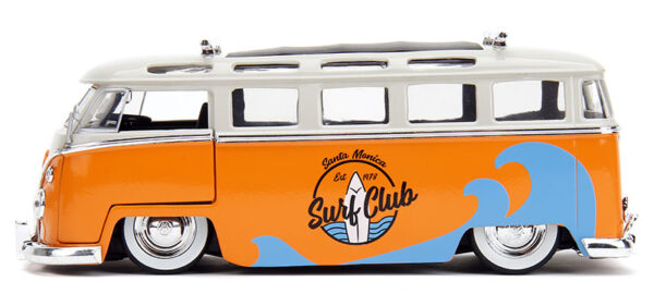 34231a - Surf Club - 1962 Volkswagen Bus with Surfboard Punch Buggy