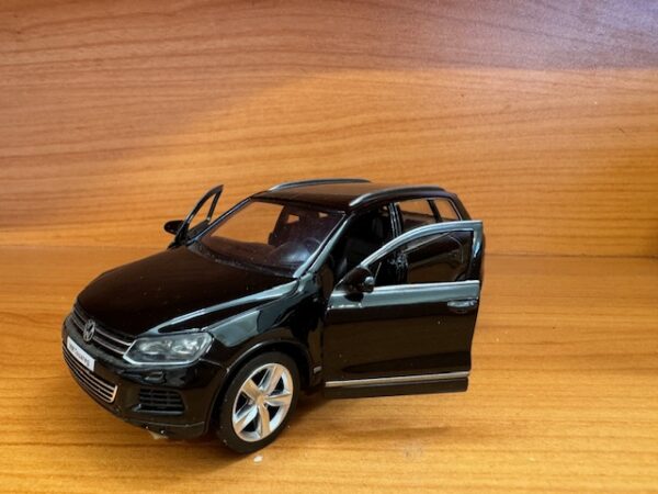 555019 - VOLKSWAGEN TOUAREG - PULL BACK ACTION (5" LONG) SPECIFY COLOR IN NOTES WHEN ORDERING