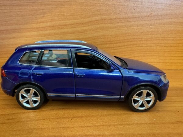 555019bl - VOLKSWAGEN TOUAREG - PULL BACK ACTION (5" LONG) SPECIFY COLOR IN NOTES WHEN ORDERING