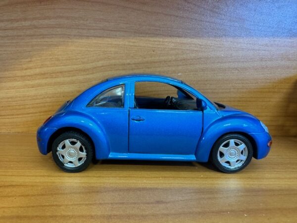 8012 blue - VOLKSWAGEN BEETLE PULL BACK ACTION -1:24 SCALE (6") SPECIFY COLOR IN NOTES WHEN ORDERING