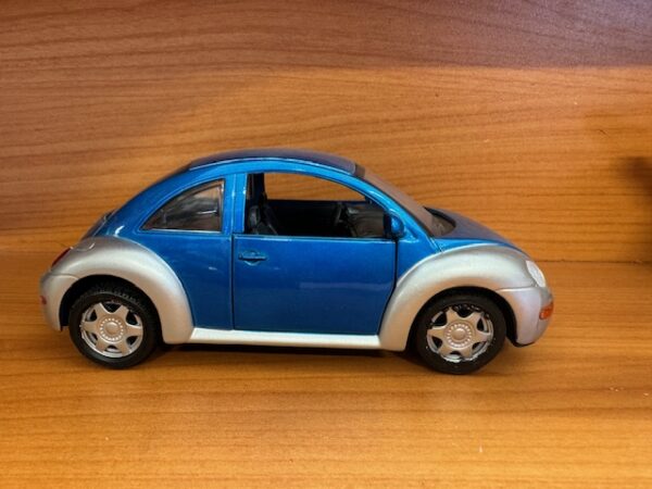 8012blue - VOLKSWAGEN BEETLE (TWO TONE) PULL BACK ACTION - 1:24 SCALE (6" LONG) SPECIFY COLOR IN NOTES WHEN ORDERING