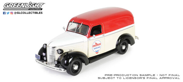 85081 1939 chevrolet panel truck chevron b2b1 - 1939 Chevrolet Panel Truck – Chevron (1:24 Running on Empty)