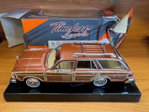 img 4678 - 1979 CHRYSLER LEBARON TOWN & COUNTRY - RUST COLOR - REDUCED PRICE - BOX DAMAGED - CAR IT NOT