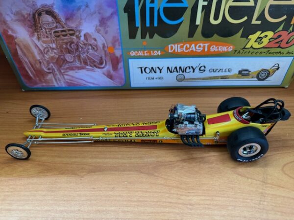 img 5443 - TONY NANCY'S SIZZLER TOP FUEL DRAGSTER BY 1320 IN 1:24 SCALE