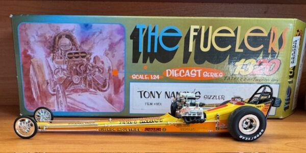 img 5444 - TONY NANCY'S SIZZLER TOP FUEL DRAGSTER BY 1320 IN 1:24 SCALE