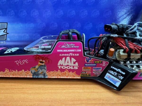 img 5518 - 2002 TOP FUEL DRAGSTER, MAC TOOLS / MUPPETS 25TH ANNIVERSARY - SHIRLEY MULDOWNEY