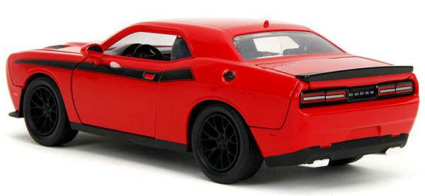 v1 35185 - 2015 Dodge Challenger with Glenn Figure