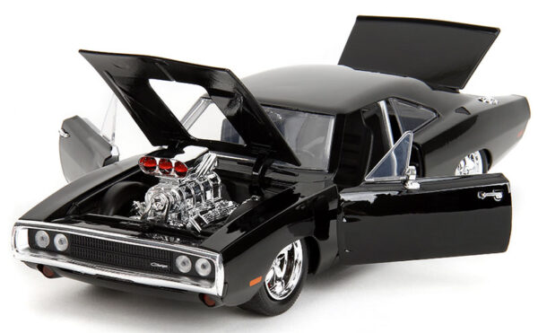 v2 35907 - 1970 Dodge Charger R/T with Dom Figure- Dom's