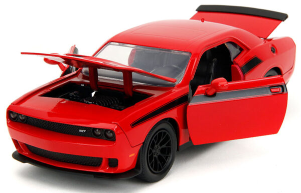 v3 35185 - 2015 Dodge Challenger with Glenn Figure