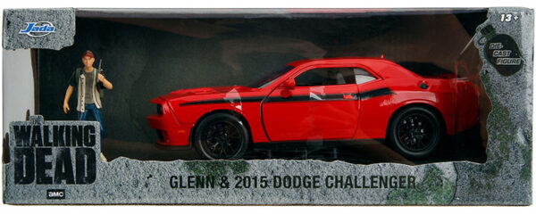 v7 35185 - 2015 Dodge Challenger with Glenn Figure