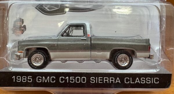 img 6032 1 - 1985 GMC C1500 SIERRA CLASSIC - RAW CHASE - GREENLIGHT EXCLUSIVE