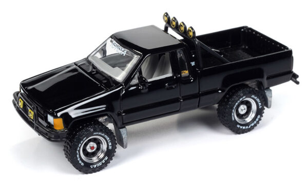 jlsp374 - 1985 Toyota SR5 Pickup in Black 