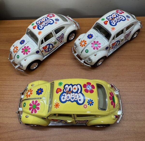 img 6725 - 1967 VOLKSWAGEN BEETLE - PULL BACK ACTION - W/FLOWERS, PEACE AND LOVE GRAPHICS - 2 WHITE AND 1 YELLOW LEFT