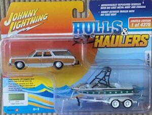 1973 CHEVY CAPRICE WAGON (LT GREEN WOODY, LT &DK GREEN) W/MASTERCRAFT BOAT AND TRAILER- WHITE LIGHTNING CHASE