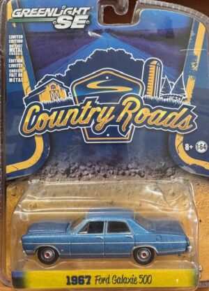 1967 FORD GALXIE 500 - FOUR DOOR IN BLUE BY GREENLIGHT COUNTRY ROADS SERIES 15
