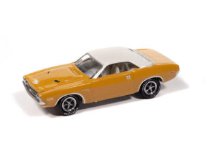 1971 Dodge Challenger R/T in Butterscotch with White Top