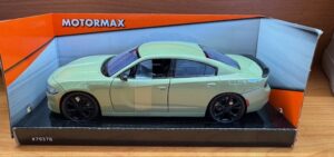 2023 DODGE CHARGER SXT - GREEN - OUTTER BOX DAMAGED - NO DAMAGE ON CAR